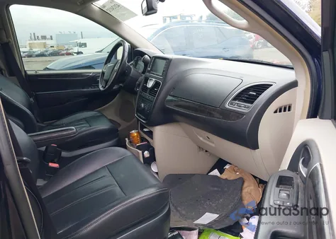 2015 Chrysler Town & Country Touring from USA, damaged, VIN 2C4RC1BG5FR697792